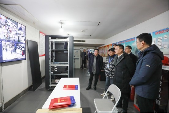 K8凯发天生赢家一触即发剧情