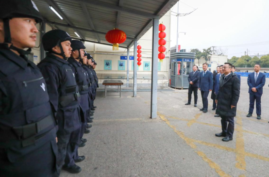 K8凯发天生赢家一触即发剧情