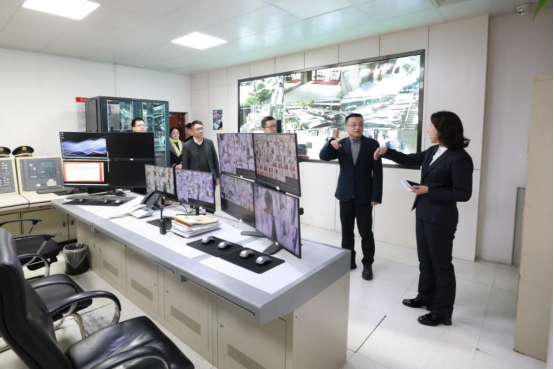 K8凯发天生赢家一触即发剧情