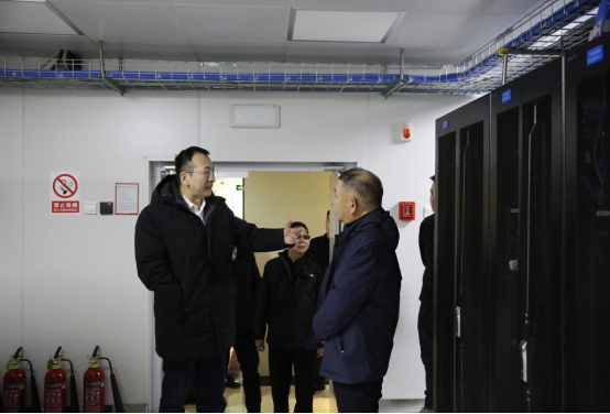 K8凯发天生赢家一触即发剧情