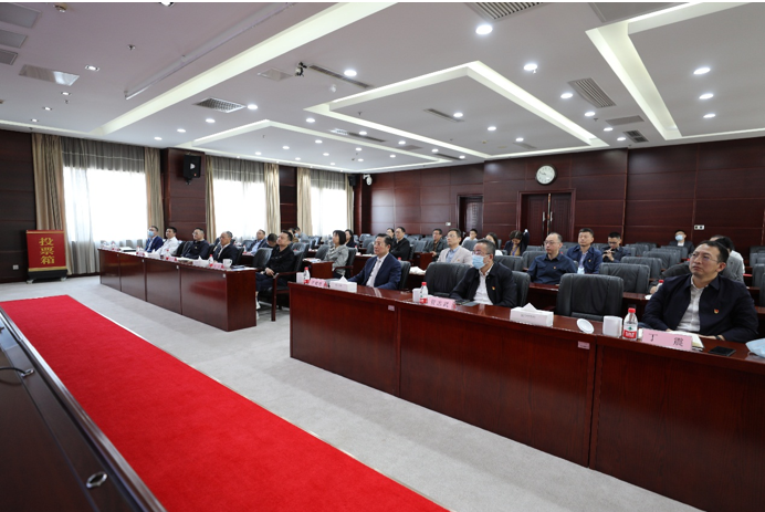 K8凯发天生赢家一触即发剧情